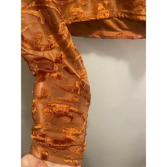 New On Twelfth Velour Long Sleeve Crop Top Small - Picture 9 of 12